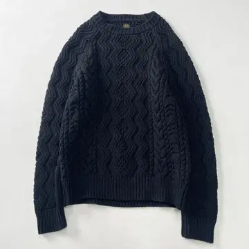 BATONER 블랙 케이블 니트 스웨터
