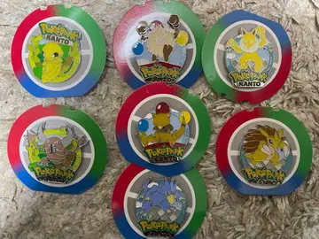 포케파크 칸토 한정판 몬스터볼 핀 배지