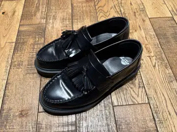 Dr. Martens 태슬 로퍼