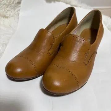 [새상품급] REGAL 리갈 펌프스 22.5cm 카멜 천연 가죽 펀칭