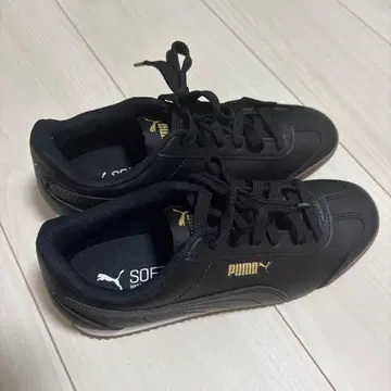 PUMA 블랙 스니커즈 SOFTFOAM 23.5