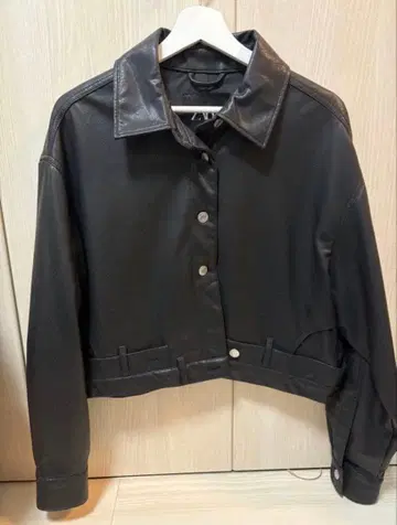 ZARA 블랙 페이크 레더 자켓 [ XS~S ]