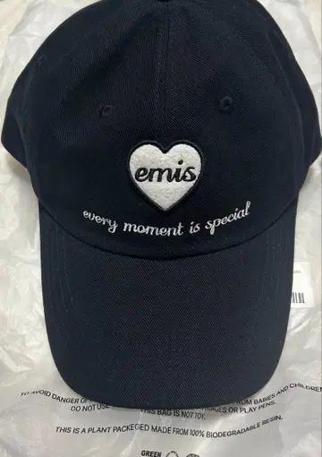 emis 하트 와펜 볼캡