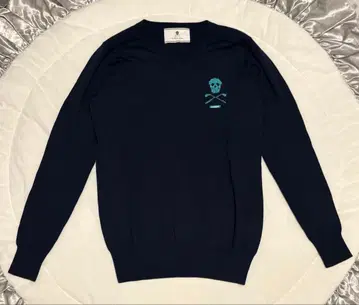 마크앤로나 긴팔 니트 네이비 스컬 스웨터 사이즈 46