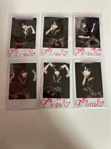 AdamLilith 히비키바 리즈 블랙 골드 의상 폴라로이드