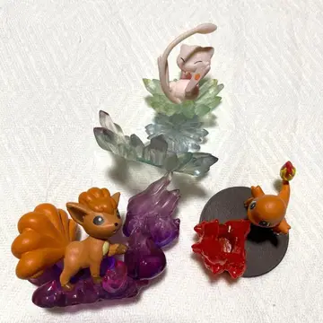 포켓몬 도와주는 데스크 유용한 로콘 뮤우 리자드