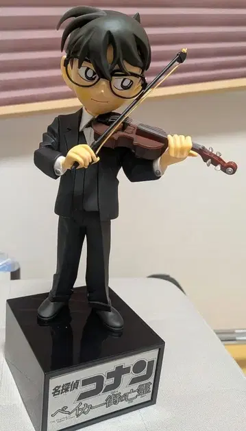 명탐정 코난 베이커 거리의 망령 바이올린 연주 피규어
