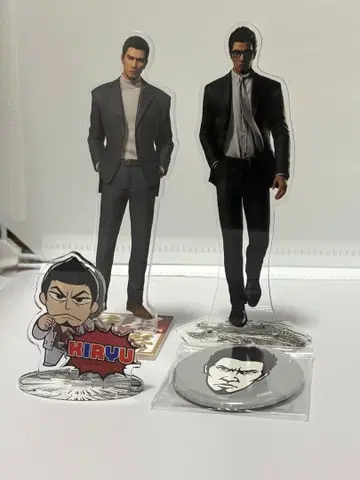 용과 같이 관혼상제전 팝업 굿즈 키류 카즈마 아크릴 스탠드 캔뱃지 세트