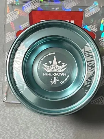 C3yoyodesign 미니 크라운 샤이니 아이스 블루