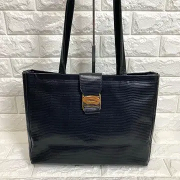 Ferragamo 페라가모 토트백 블랙 엠보 가죽