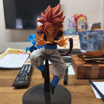 슈퍼 사이어인 4 오지터 피규어