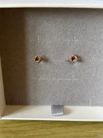 쥬얼리 츠츠미 K10 알만다인 귀걸이