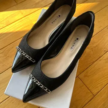 DIANA 블랙 플랫슈즈 스틸레토