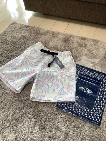 S 사이즈 CHALLENGER 프레임 패턴 숏팬츠