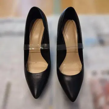 블랙 스틸레토 하이힐