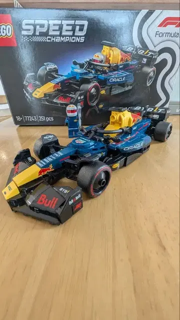 LEGO Speed Champions Red Bull Racing 251