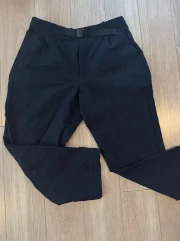 Goldwin One Tuck Tapered Ankle Pants
