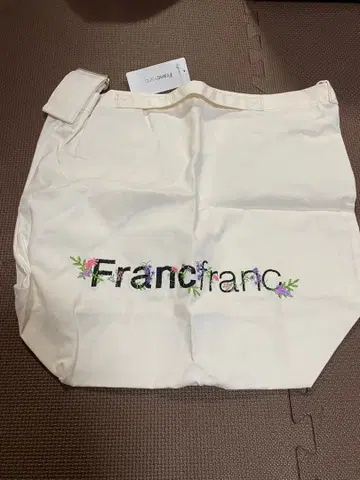 Francfranc 자수 숄더백