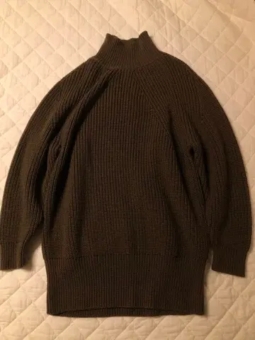 BATONER 플레이인 피플 브라운 하이넥 니트 2024년 가을/겨울