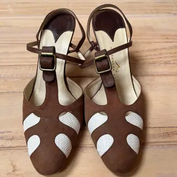 Alexandre Neel 알렉산드라 닐 힐