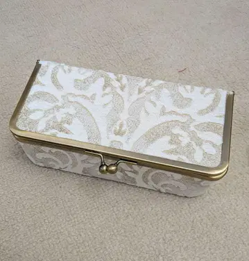 컬트나주 가마구치 BOX 마나 트레이딩의 오너먼트 패턴 원단 자카드