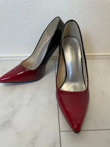 빨검 그라데이션 에나멜 스틸레토 하이힐