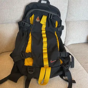 Nike ACG 백팩 블랙/옐로우 컬러