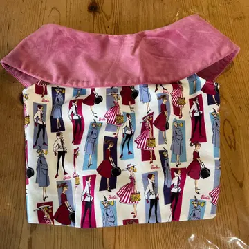 릴리 브라운 바비 콜라보 슬리브리스 상의