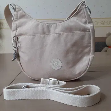 새상품 kipling 베이지 숄더백 캔버스