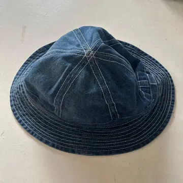 산겐자야의 클로징샵 Us (아스)의 오리지널 캡입니다.