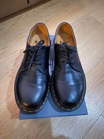 닥터 마틴 3홀 슈즈 1461