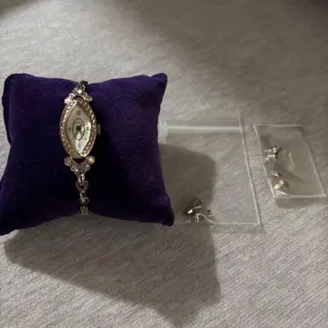 아가트 크리스마스 한정판 시계