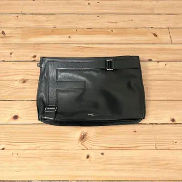 FURLA 블랙 가죽 클러치백