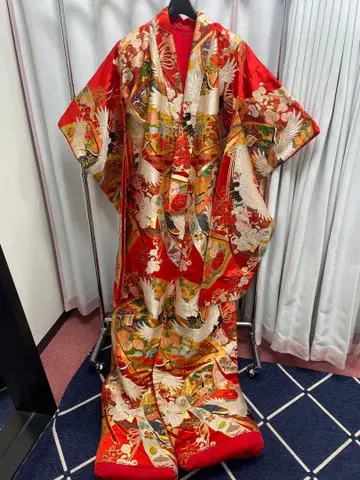 빨간색 학 자수 기모노 이로 우치카케