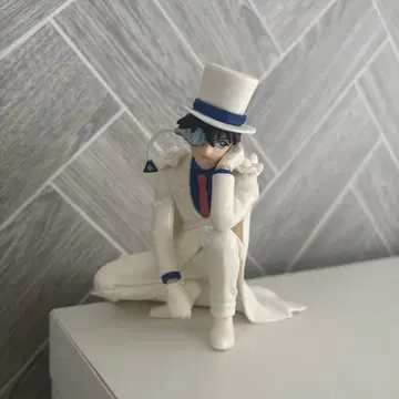 명탐정 코난 괴도 키드 피규어