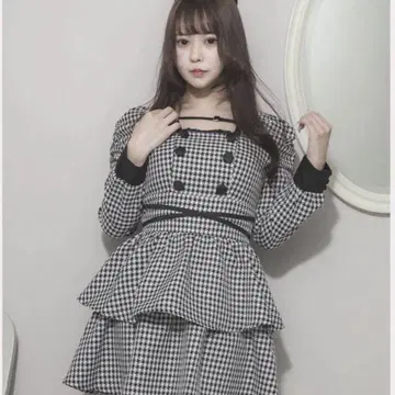 pium 크로스 벨트 티어드 원피스 화이트 믹스