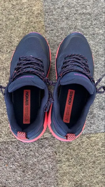 호카 오네오네 챌린저 ATR 6 6B 네이비 핑크