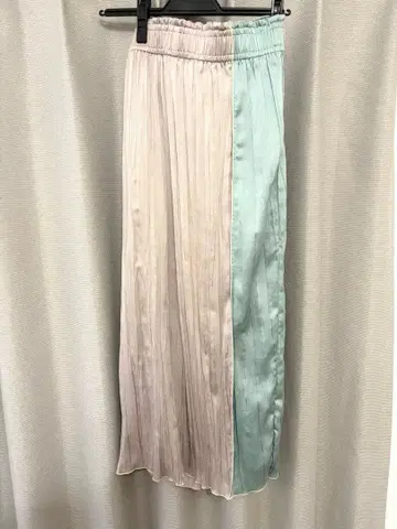 STUDIOUS 크림프 메로우 타이트 슬릿 스커트 바이컬러