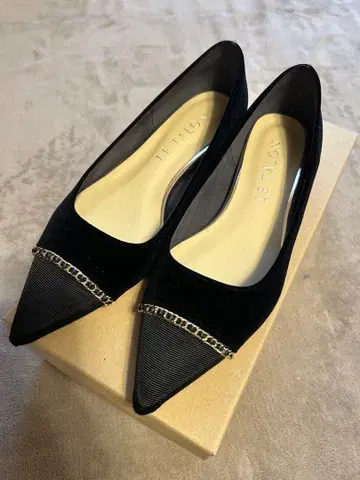 르 탈론 블랙 벨벳 스틸레토 슈즈