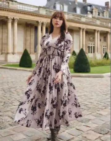 Herlipto MuseFloral 컷아웃 드레스