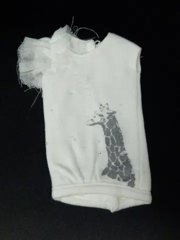 #000000 momoko 사이즈 의상 기린 티셔츠/화이트