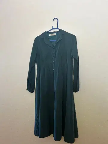 다크 그린 긴팔 셔츠 원피스