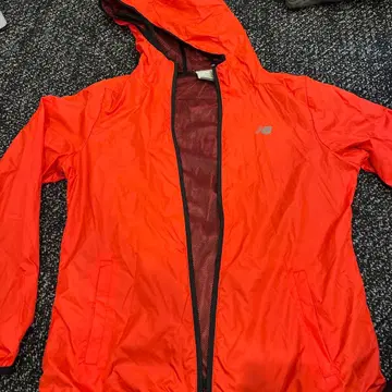 뉴발란스 나일론 자켓 오렌지 (빨간색보다)
