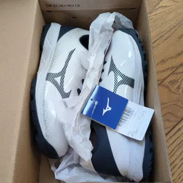 미즈노 와이드 트레이닝 슈즈 화이트/블랙