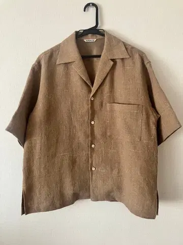 [새상품급] AURALEE 브라운 린넨 실크 반팔 셔츠