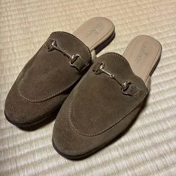 Caminando 스웨이드 브라운 로퍼 샌들