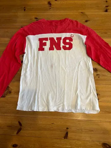 GOOD ENOUGH FNS 로고 긴팔 티셔츠