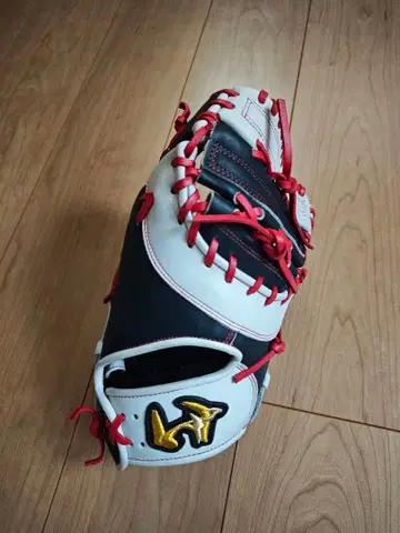 월드 페가수스 연식, 소프트볼용 퍼스트 포수 미트
