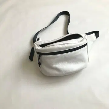 NOMADIS BODYBAG 노마디스 바디백 화이트