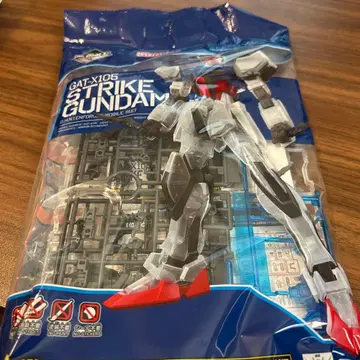 제일복권 건담 프라모델 2021 D상 스트라이크 건담 솔리드 클리어